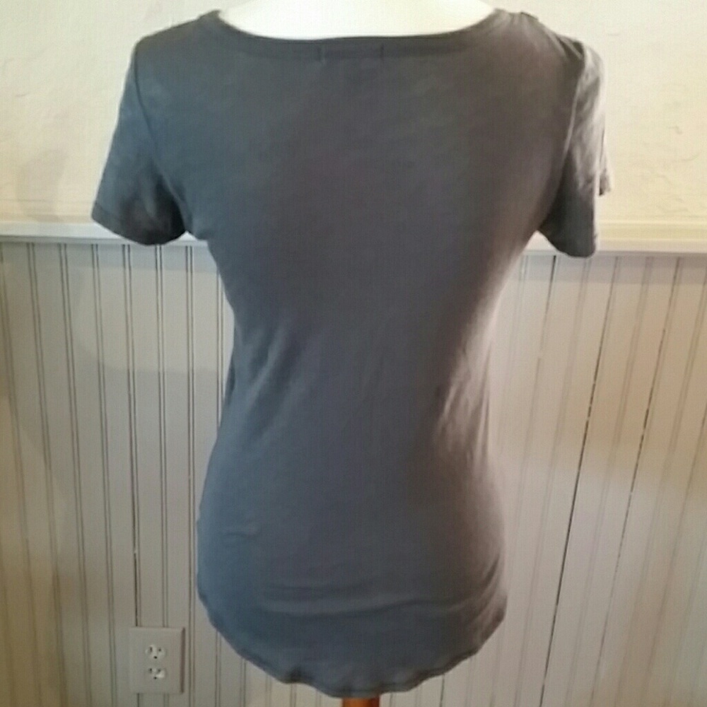 💕 GAP* TEE - Picture 3 of 4